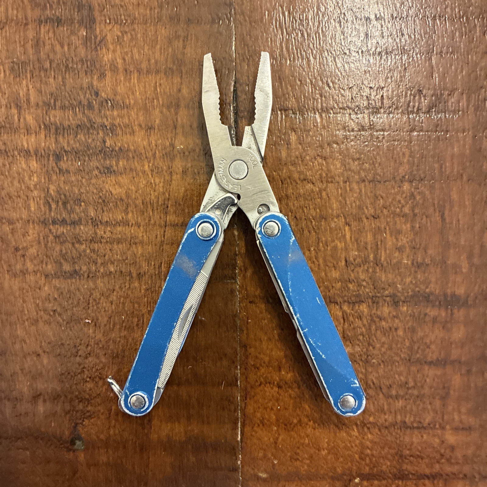 Leatherman Squirt PS4 Multi Tool, Knife, Pliers – Blue – Pat Pend – Excellent