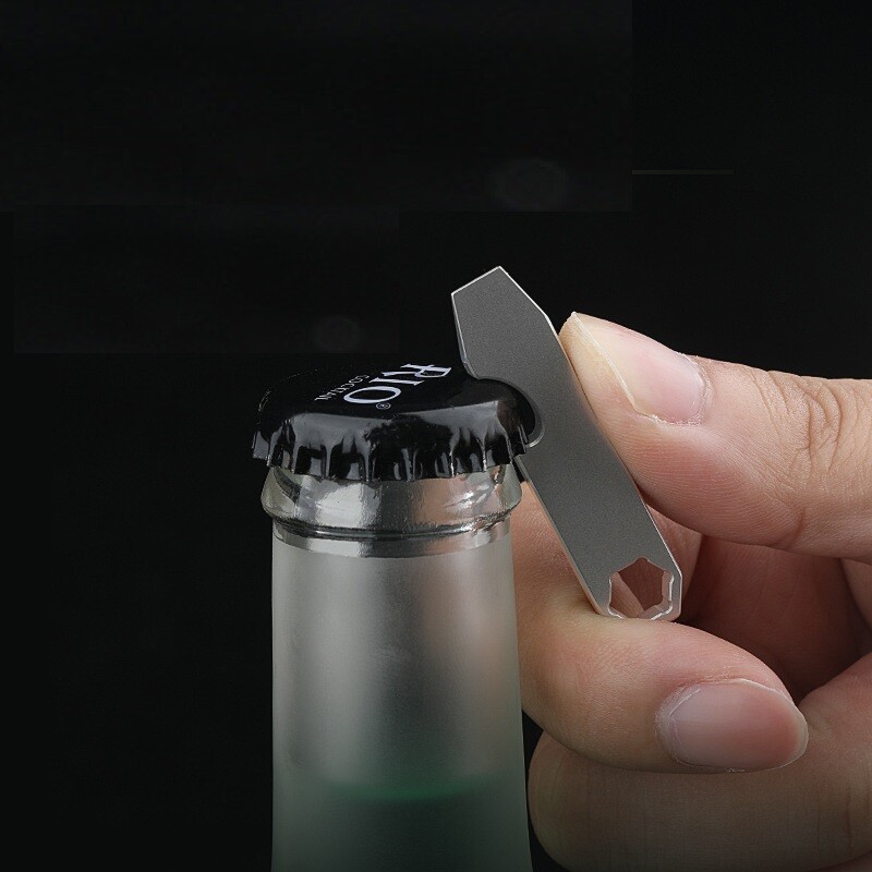 1PC Mini Titanium Alloy Pry Bar EDC Crowbar Bottle Opener Pocket Tool Keychain