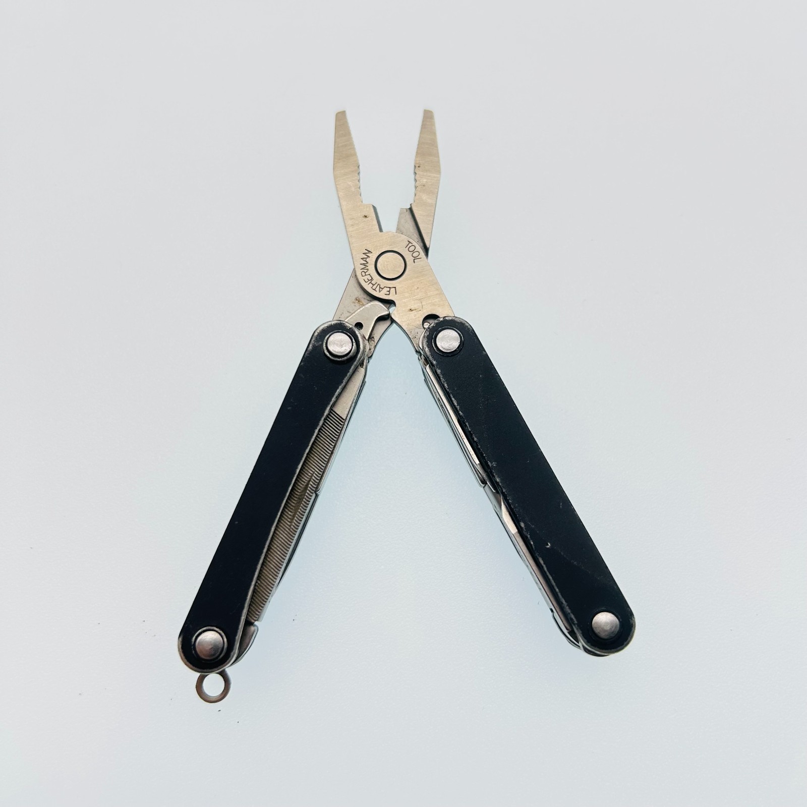 Leatherman Squirt PS4 BLACK – 8-in-1 Keychain Multi-Tool Discontinued (CODE1)