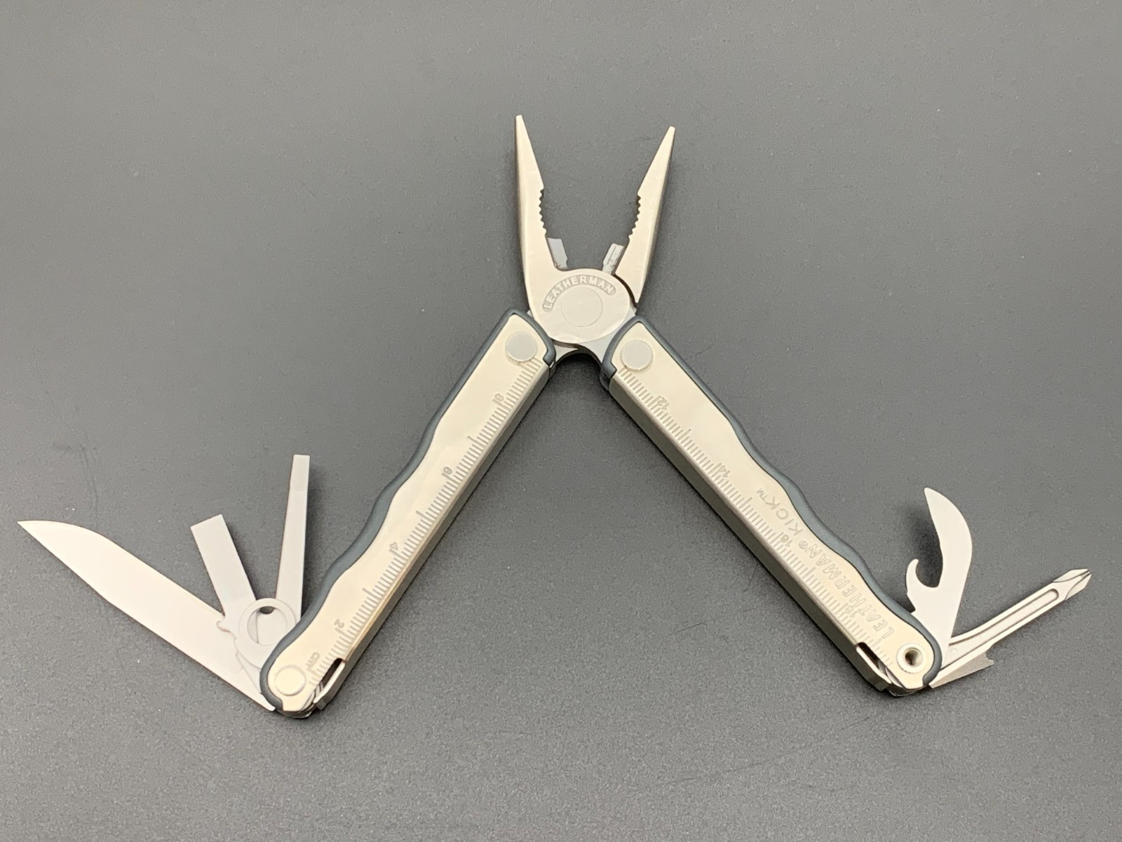 Leatherman Kick Multi-Tool Stainless Black Inserts Pliers Knife