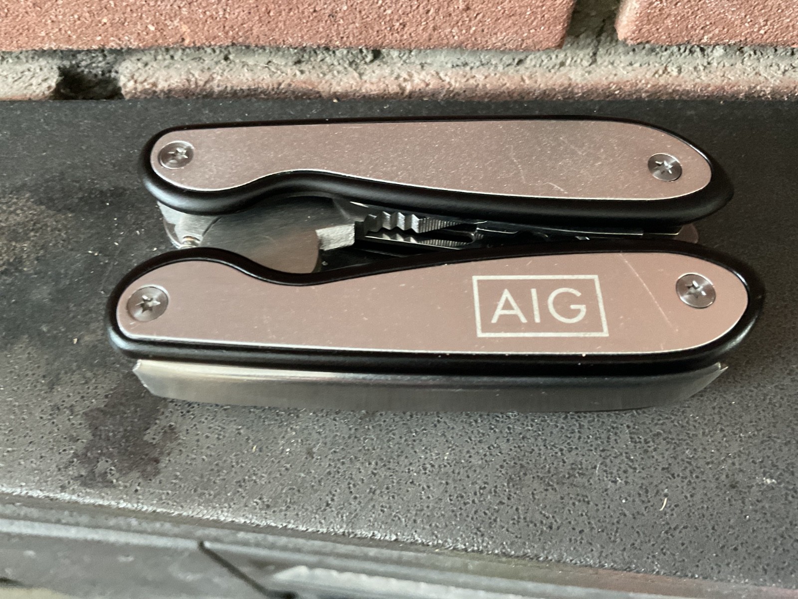9 – in-1 AIG Multifunctional Tool With Pliers