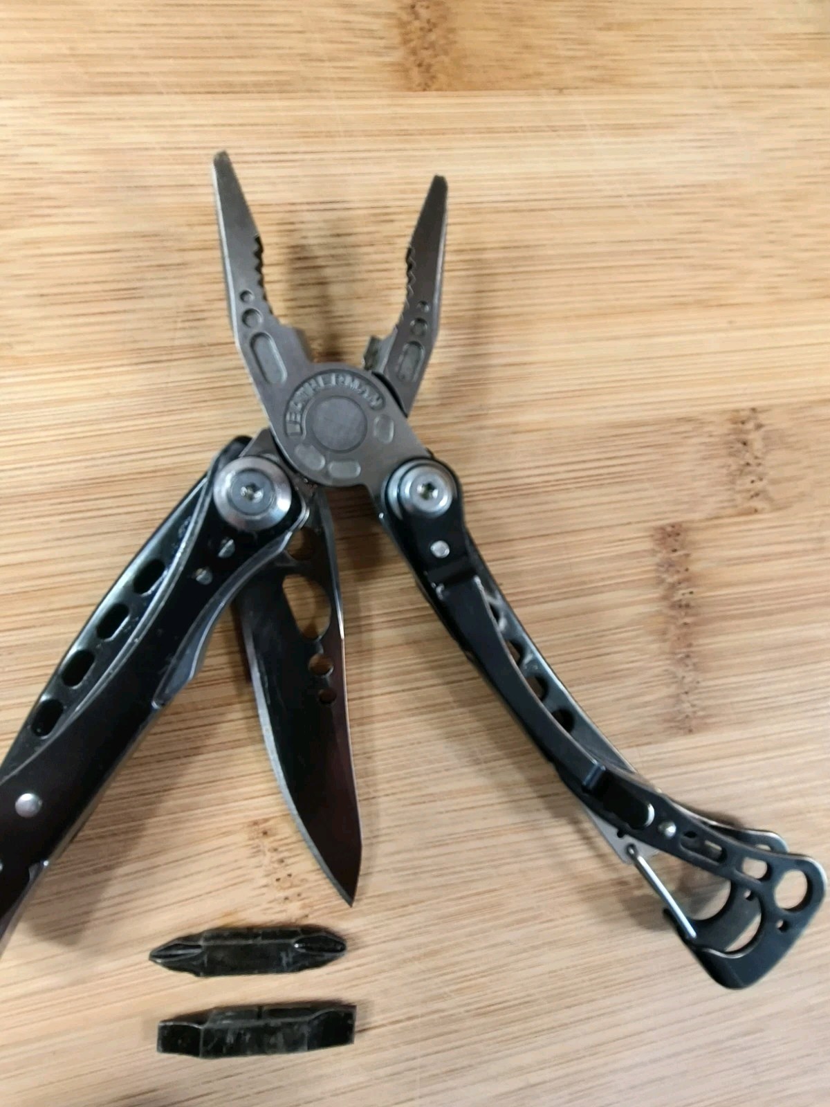 Leatherman Wave Black Oxide / Sheath/Leatherman Skeletool Cx Black Carbon Fiber