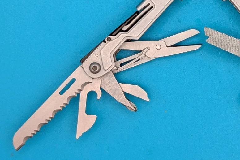 SOG PowerPint Tool Compact Lightweight Silver Multi-Tool!