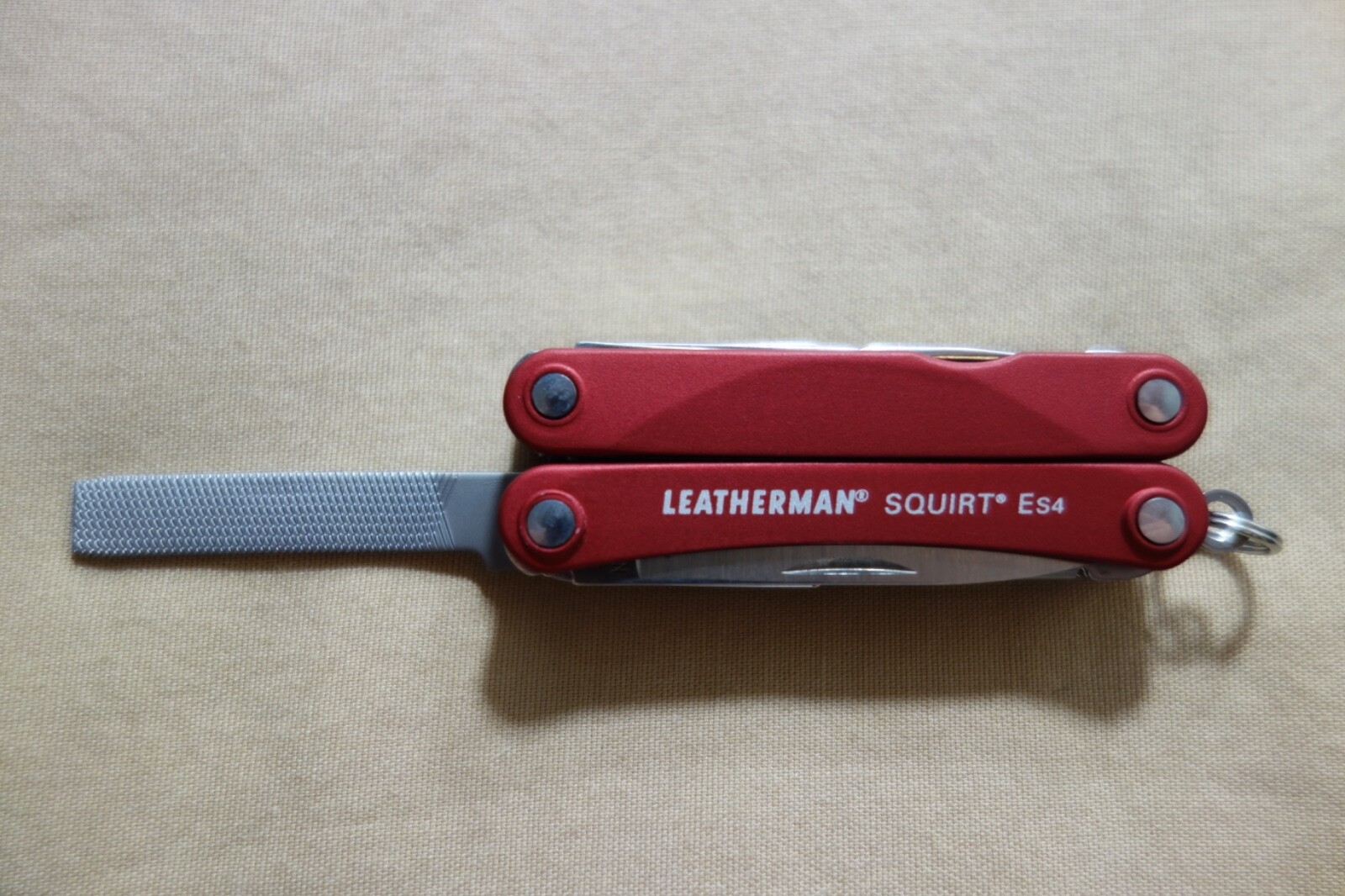 Leatherman Squirt ES4 Red 9-Tool Multi-Tool 831198 ( Discontinued & Retired )