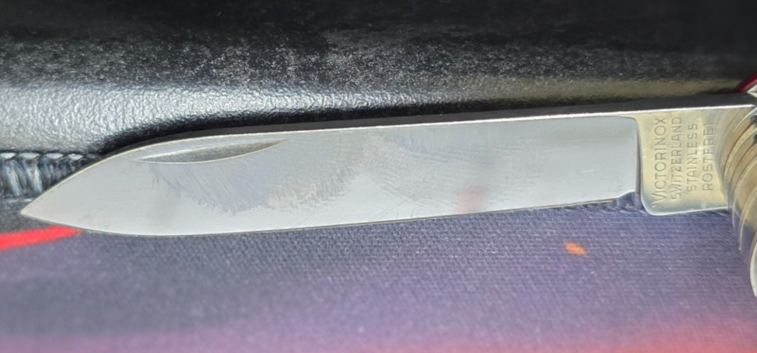 Victorinox Swiss Army Lock Blade Pocket Knife