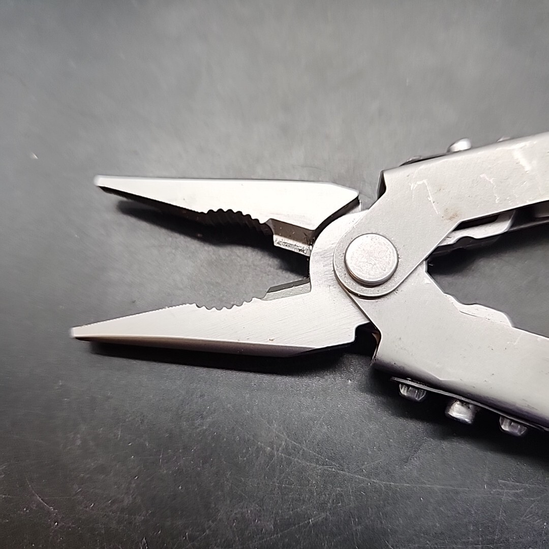 Gerber MP600 Multi-Tool Needlenose, Carbide Cutters, 12 Tool Folding Pliers