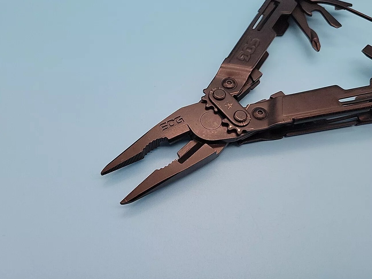 SOG Power Access Deluxe Multi-Tool – Black – Pliers, File, Knife, Screwdrivers