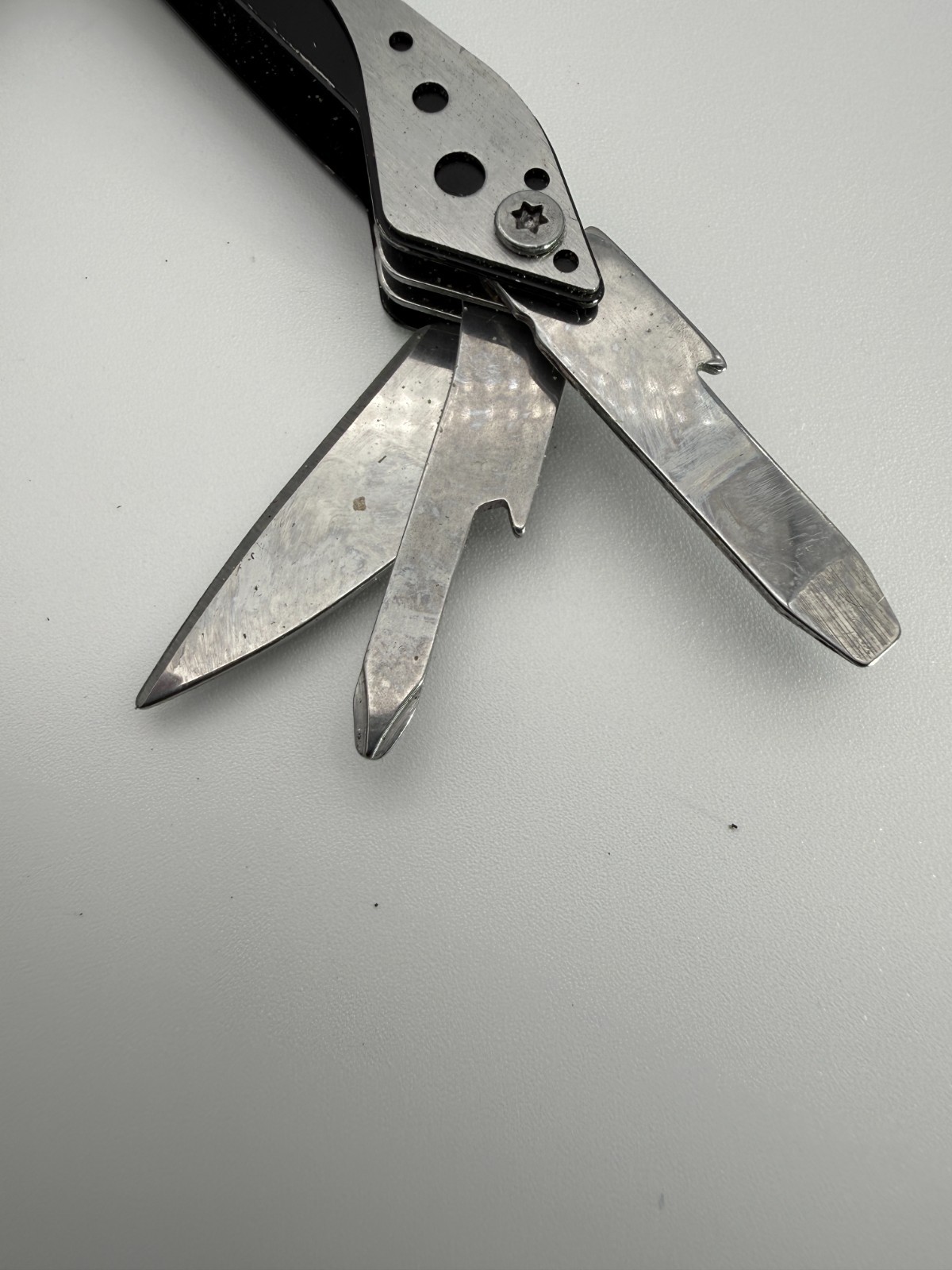 Cabela’s Multi Tool Pliers Knife Scissors Screwdrivers Bottle Opener EDC