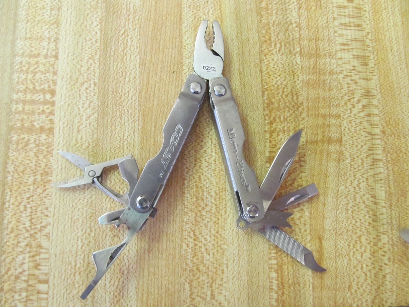 Lot of 8 Various brands inc. Winchester and Coast Multi Tools