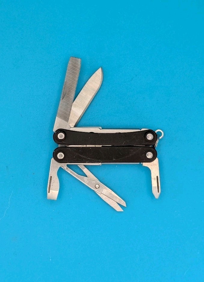 Leatherman SQUIRT PS4 Multi-Tool With Pliers Scissors Knife BLACK!