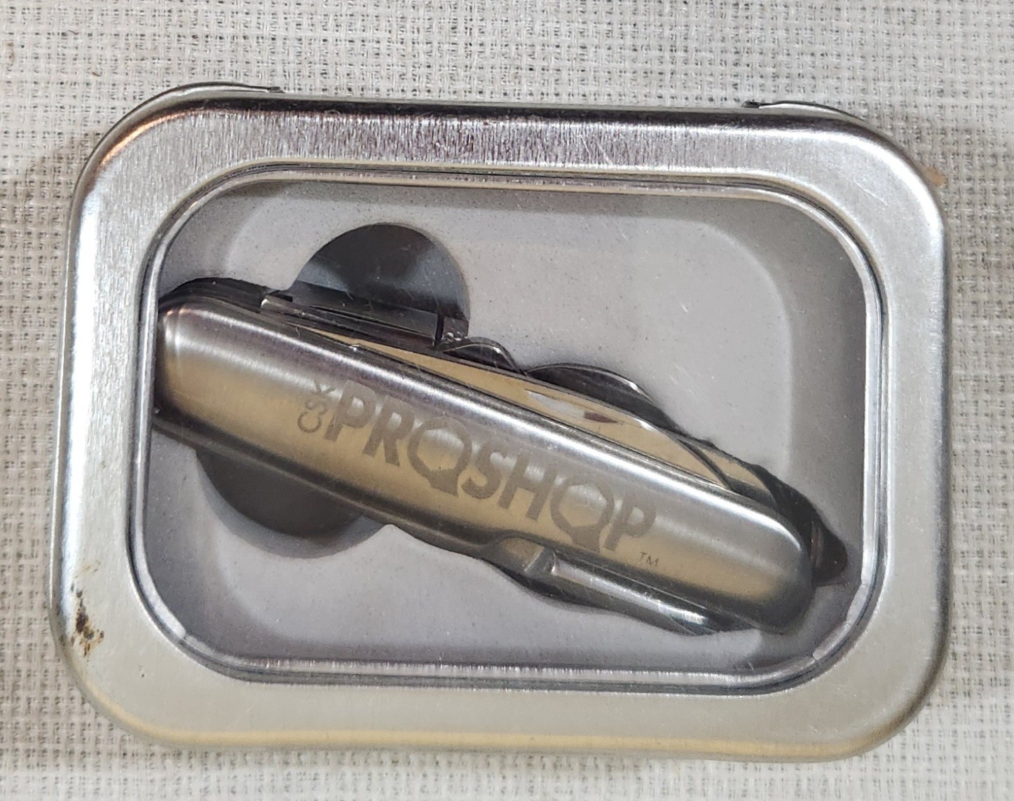 Nice ProShop MultiTool in Gift Case with 11 Tools Even a Flashlight