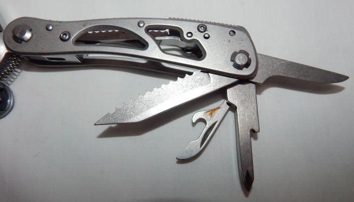WINCHESTER MULTI-TOOL WITH SHEATH AND 10PC BIT SET