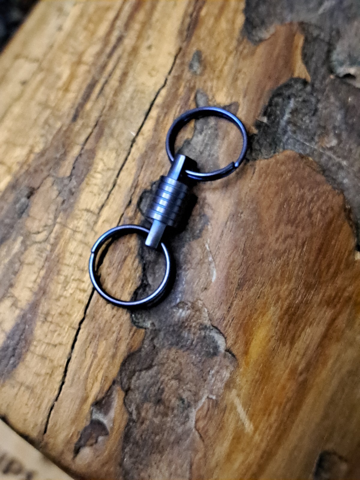 Pro Mini Series Anodized Titanium Swivel With 15mm Titanium Keyrings