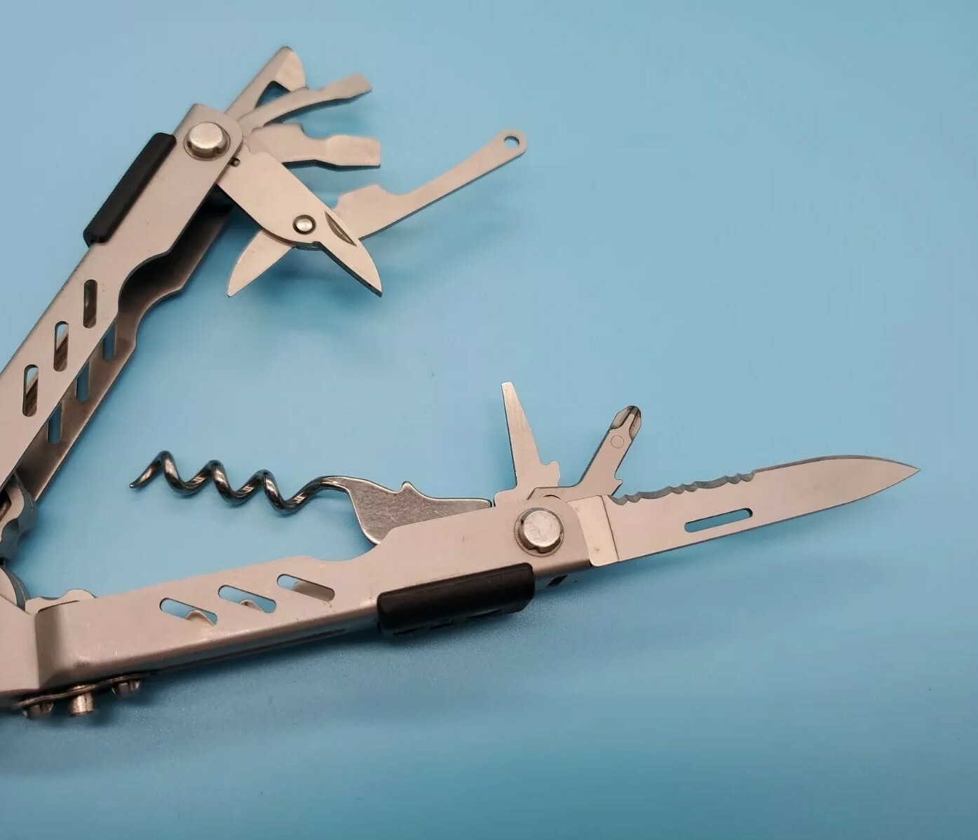 Gerber MP400 Multi-Tool Multi-Plier Compact Sport with Cork Screw Knife – RARE