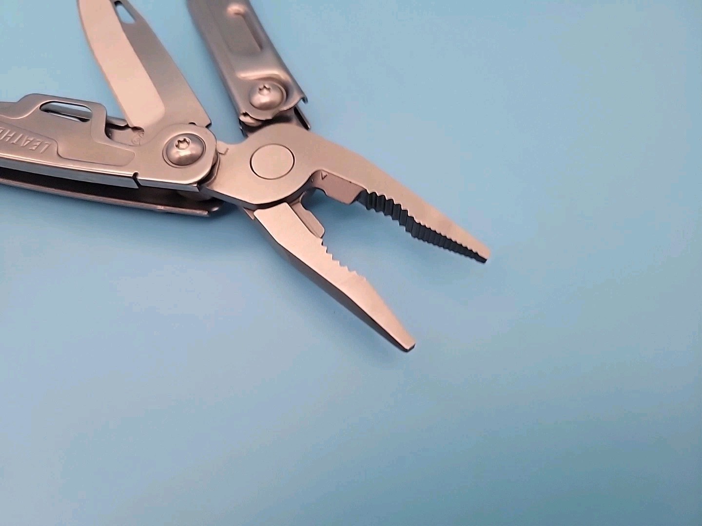 Leatherman Rev Multi-Tool – Pliers, Knife, Screwdrivers, Can Opener, File