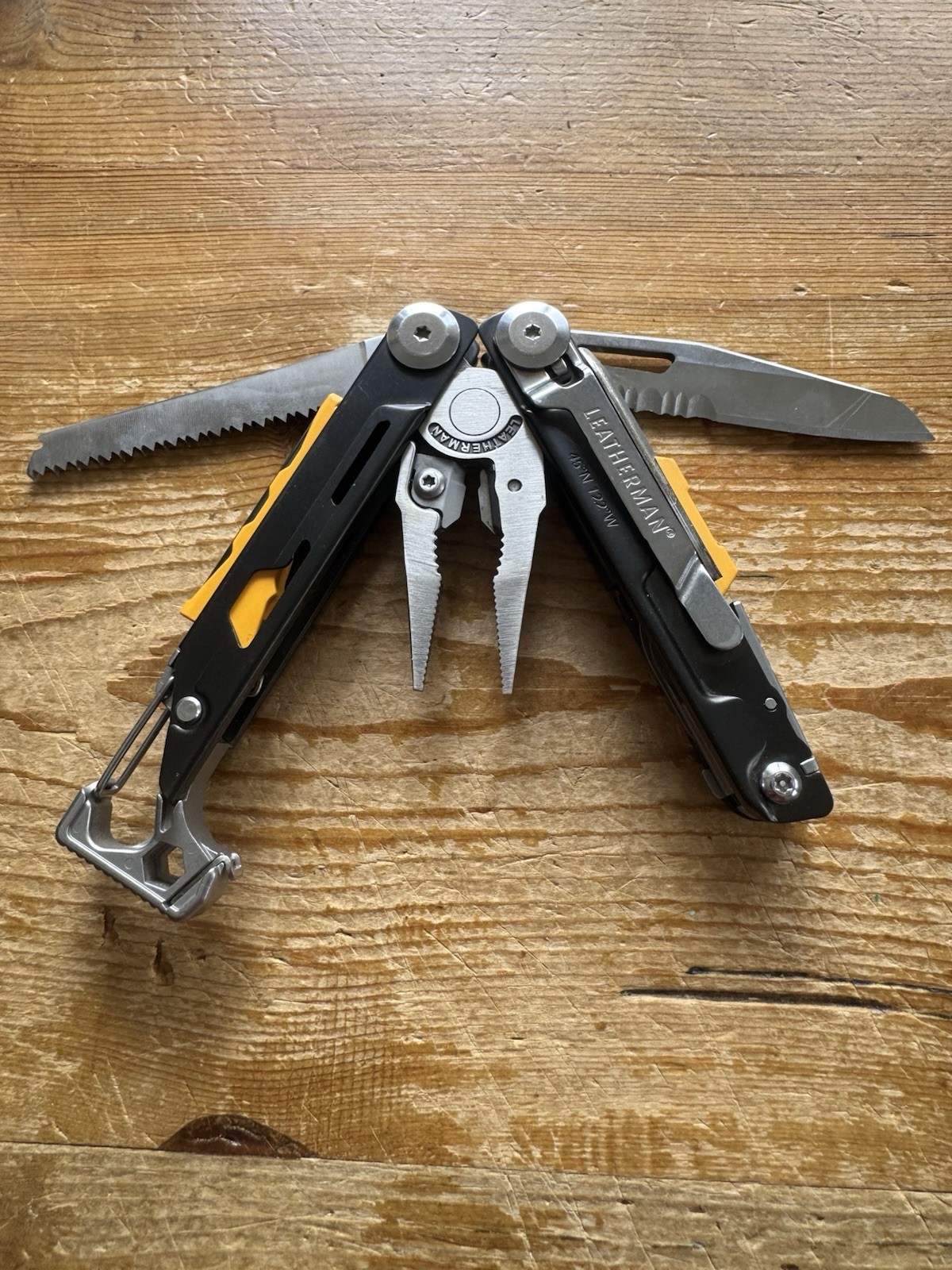 Leatherman Signal Multi-Tool Black / Yellow – Excellent!