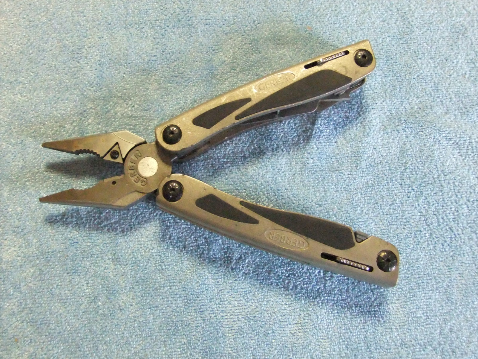 Gerber 800 Legend™ (08239) Model Multi-Plier – Heavy Duty, Full-Size Tool