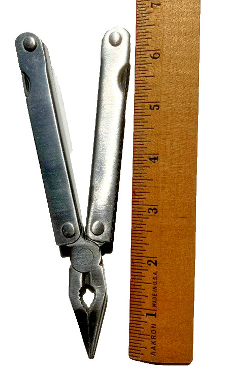 Multi tool Folding Pocket Tool featuring Pliers, wire cutter and 8 other tools