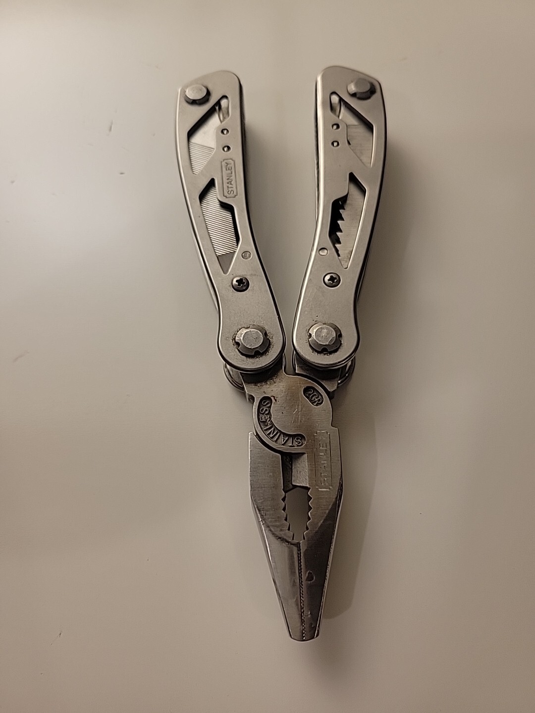 STANLEY MUTI TOOL STAINLESS 2CR 9 TOOL FUNCTIONS