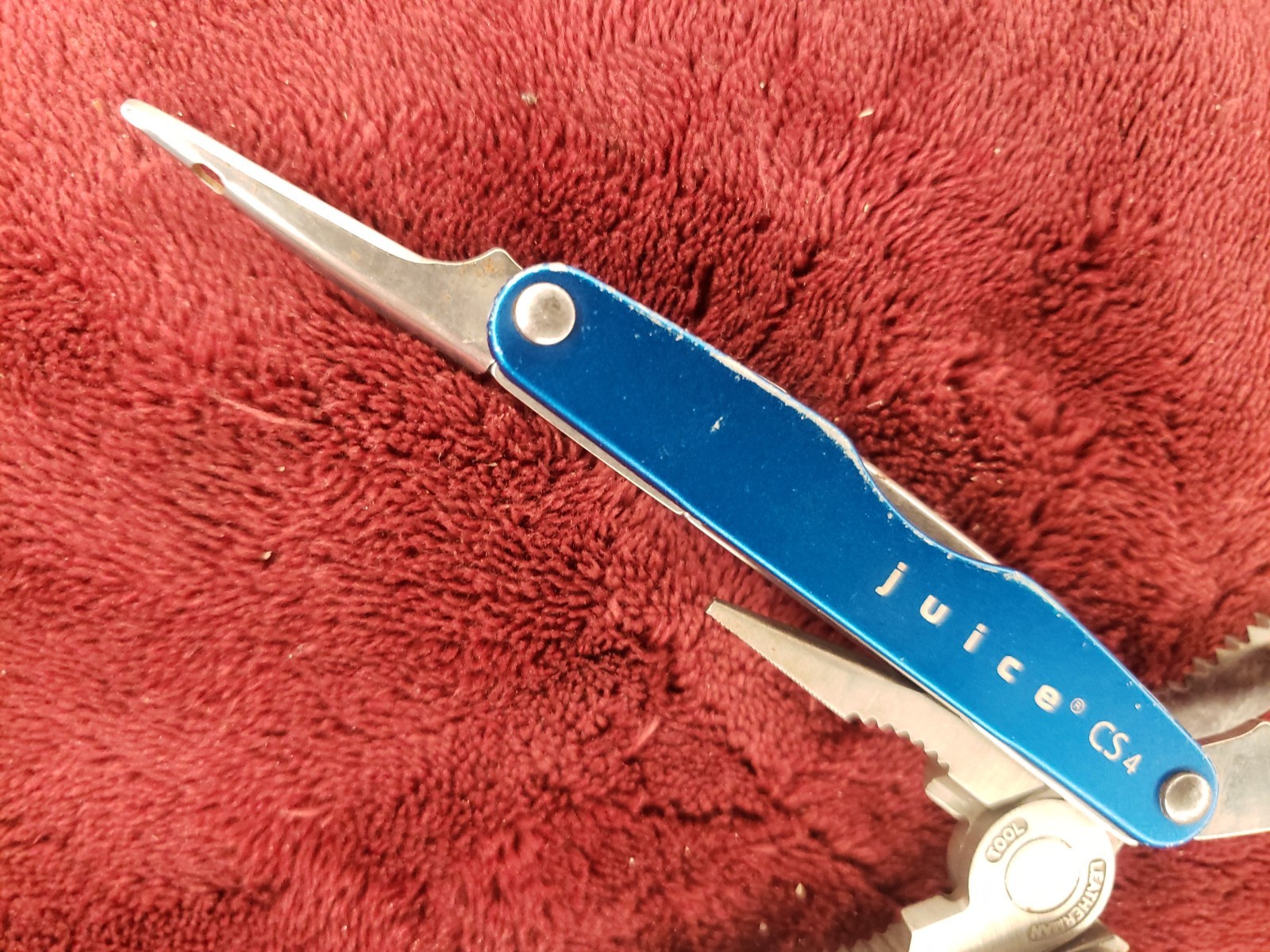 🔪🔪 Leatherman Juice CS4 Multi-Tool Stainless Pliers Multi Tool Blue