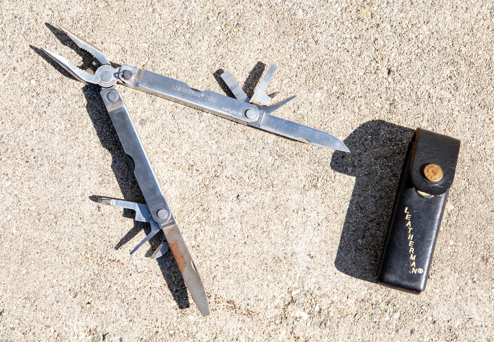 Vintage Original Leatherman Multi Tool w/ Original Leather Sheath