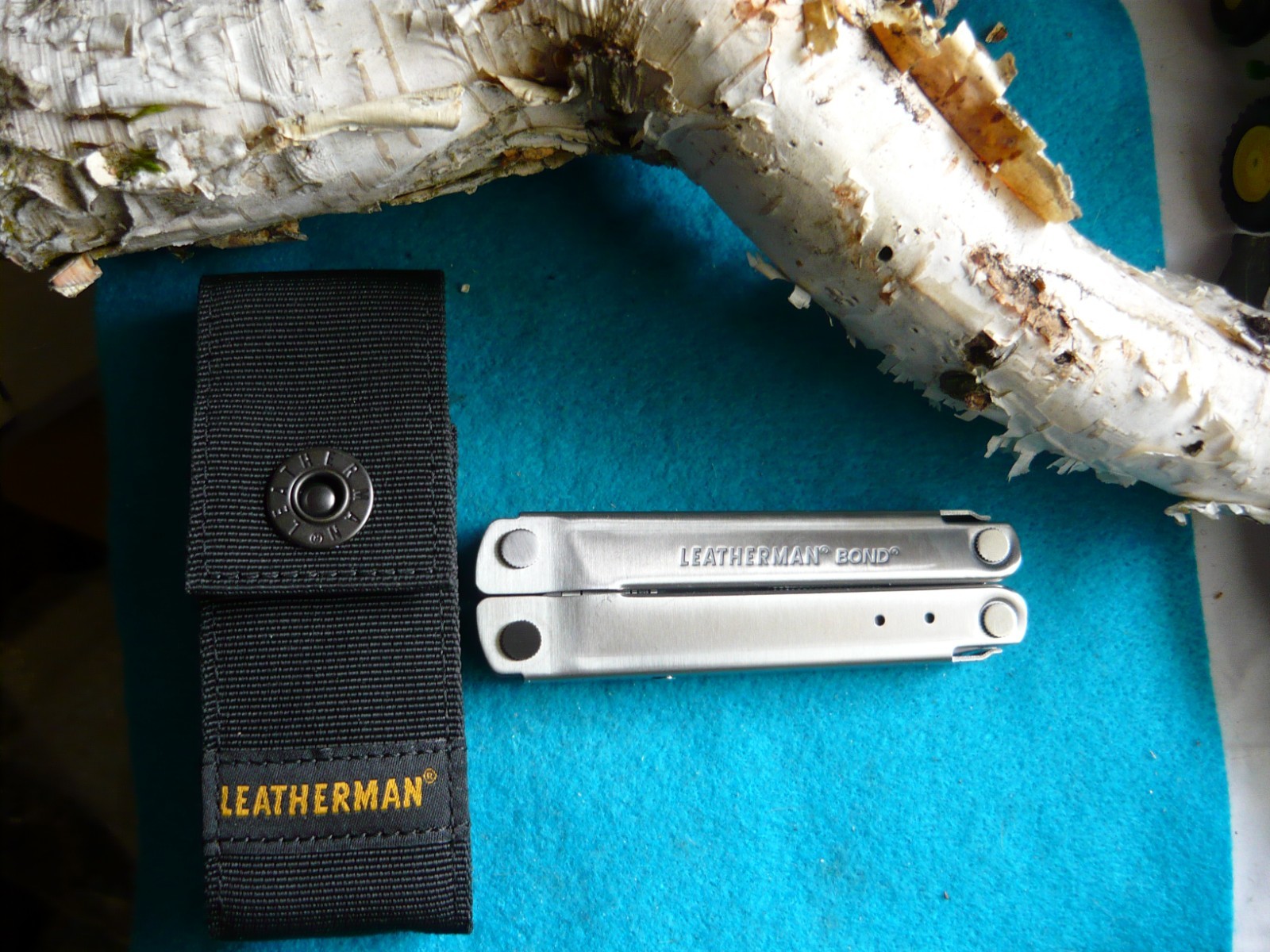 NEW Leatherman 832935 BOND Multi-Tool 14 Tools Stainless Steel With Nylon Sheath