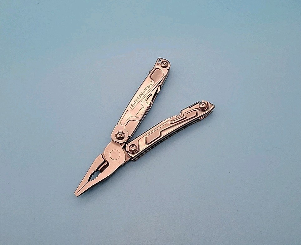 Leatherman Rev Multi-Tool – Pliers, Knife, Screwdrivers, Can Opener, File