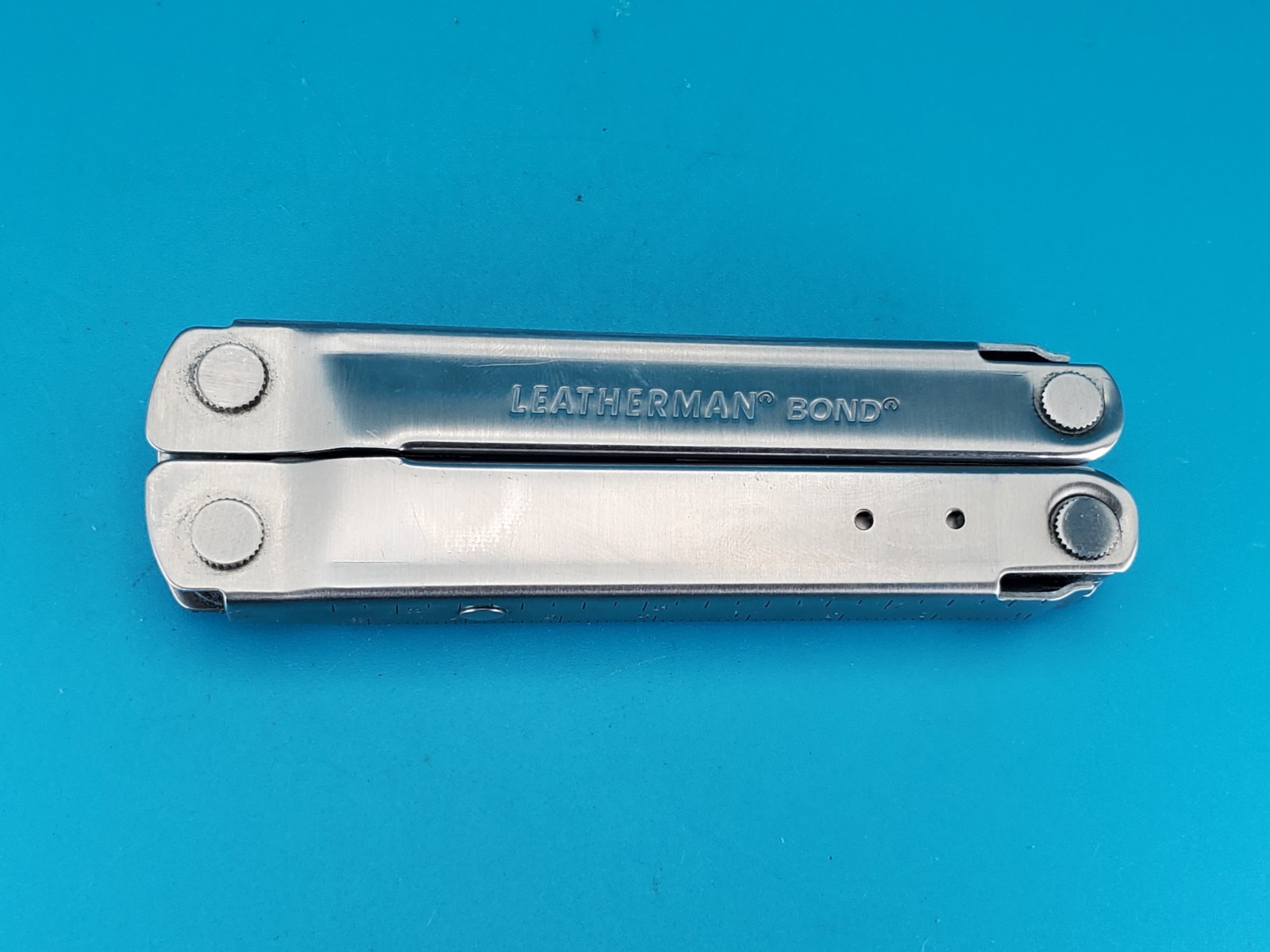 LEATHERMAN Bond Multitool, Stainless Steel Everyday Tool! With Sheath!