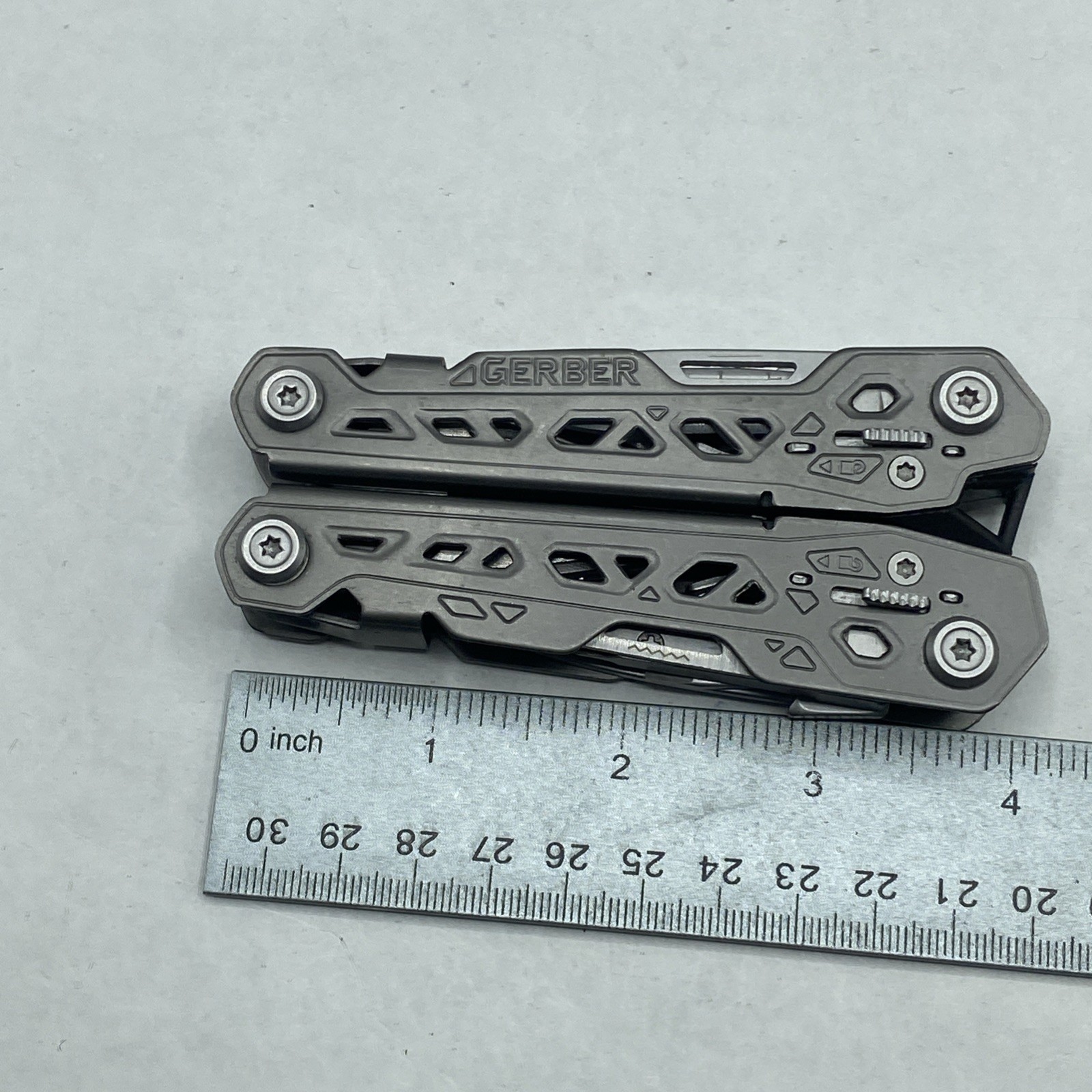 Gerber Truss Multi Tool – Gray