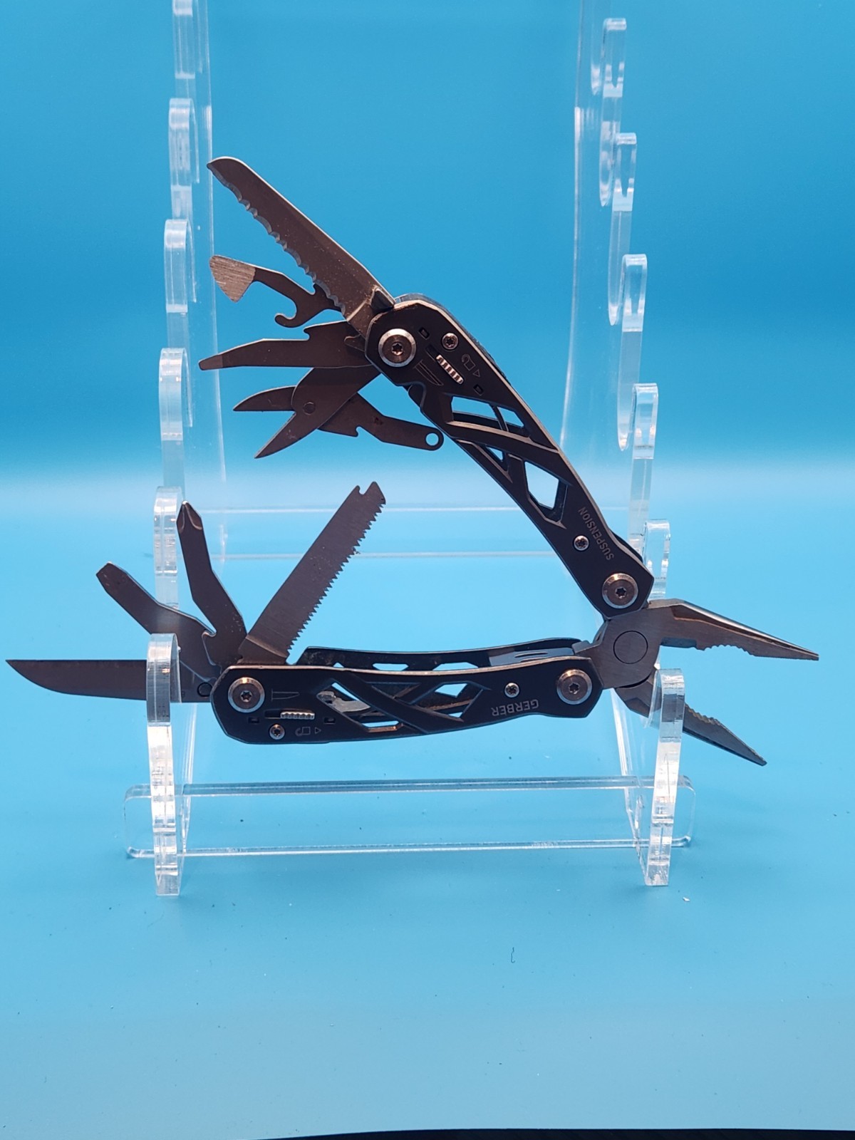 Gerber Suspension 12-in-1 Multi-Tool Gray Stainless Steel Used Tool