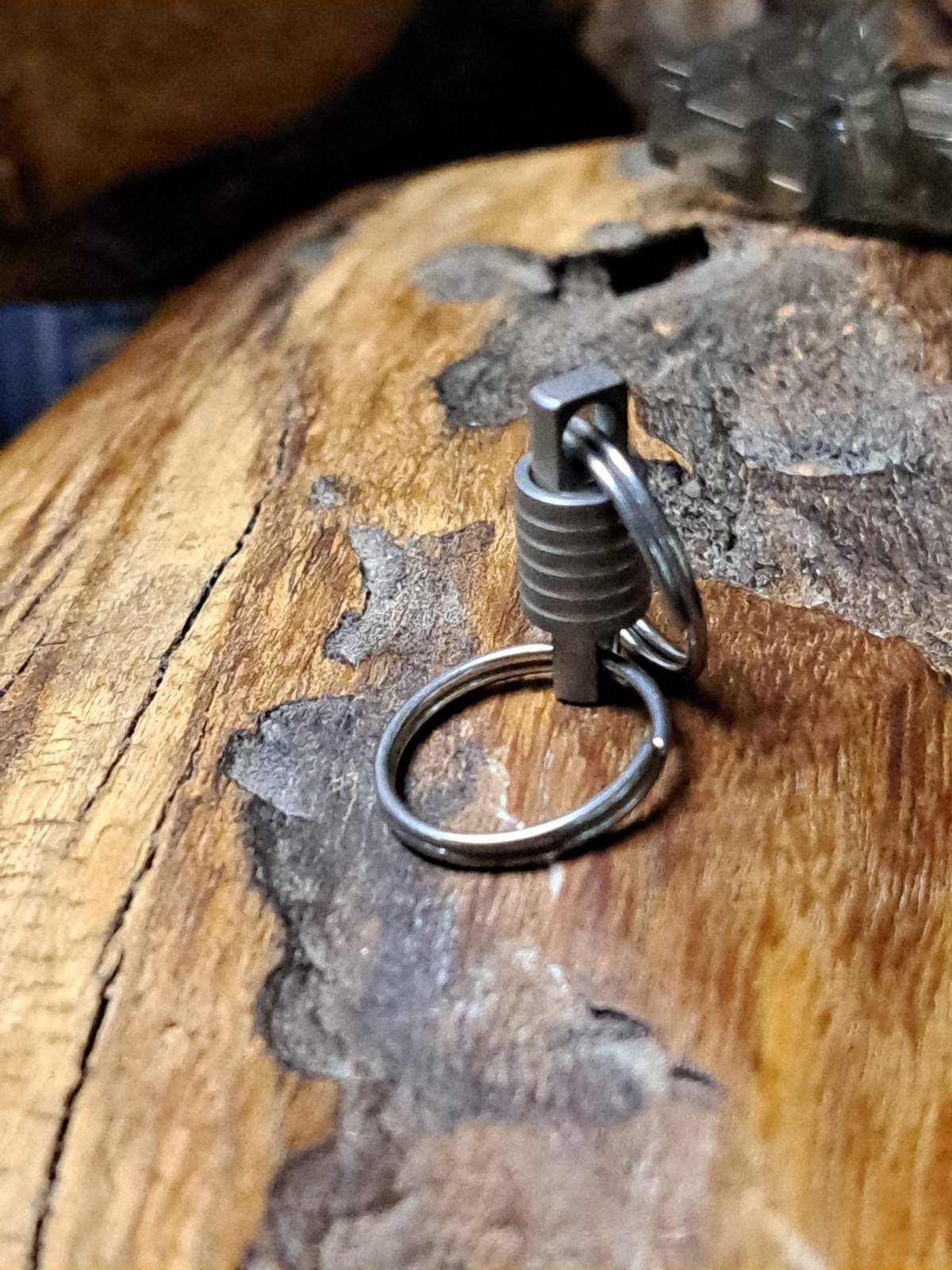 Pro Mini Series Titanium Swivel With 15mm Titanium Keyrings