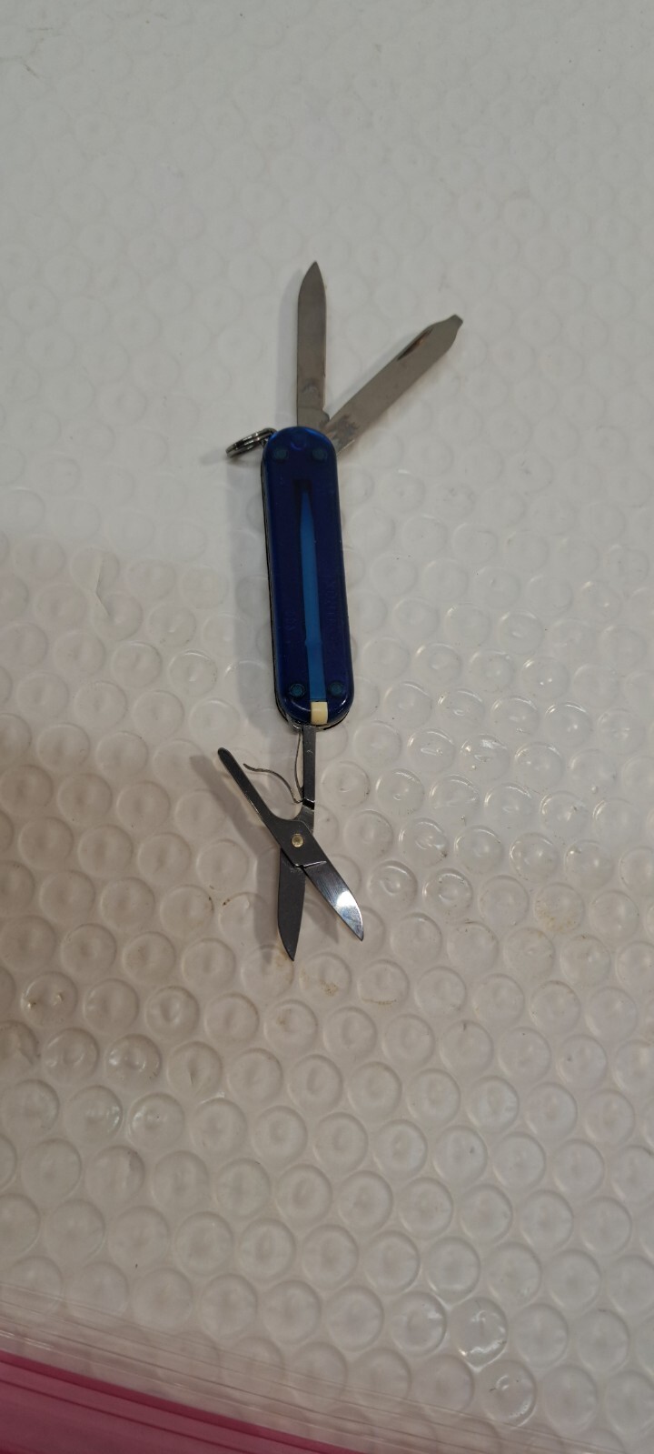 VICTORINOX CLASSIC SD 58MM SWISS ARMY KNIFE POCKET KEYCHAIN TRANSLUCENT blue 4