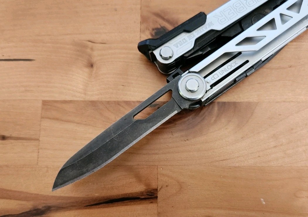 Gerber Center Drive Silver Multi-Plier 8 Tool w/ Molle Sheath – Great Cond. U58