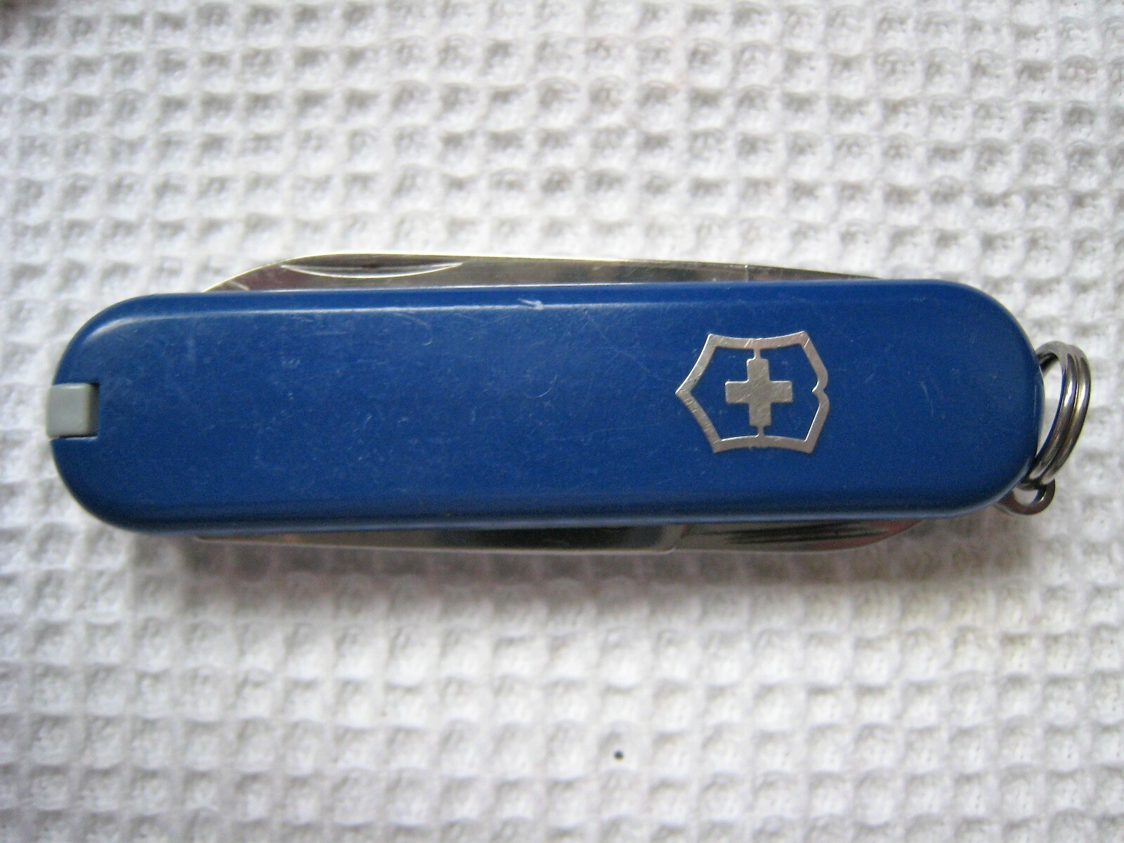SWISS ARMY POCKET KNIFE VICTORINOX CLASSIC SD MINI MINIATURE SMALL TINY KEYCHAIN