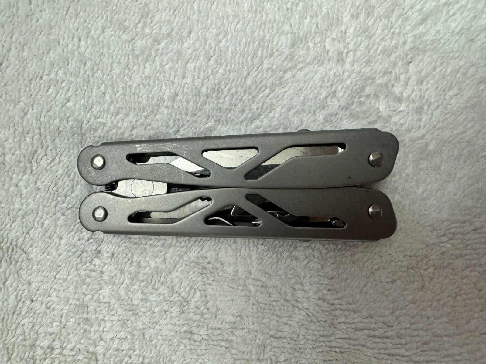 B/Bury Multi-Tool File Pliers Screwdrivers Glass Break Knife Survival Hiking