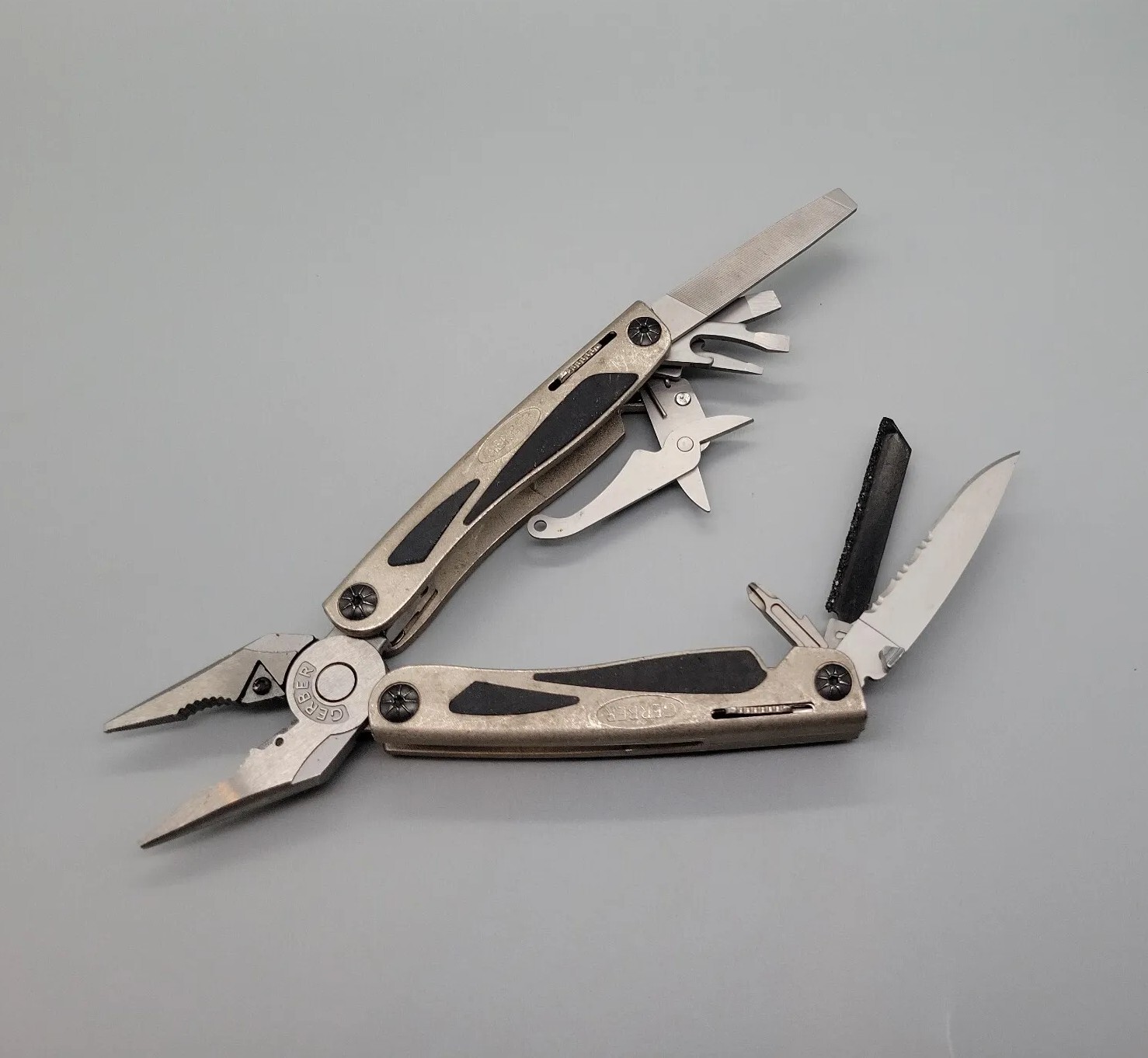 GERBER 800 LEGEND MULTI TOOL MULTI-PLIER: CARBIDE CUTTERS PLIERS KNIFE REMGRIT