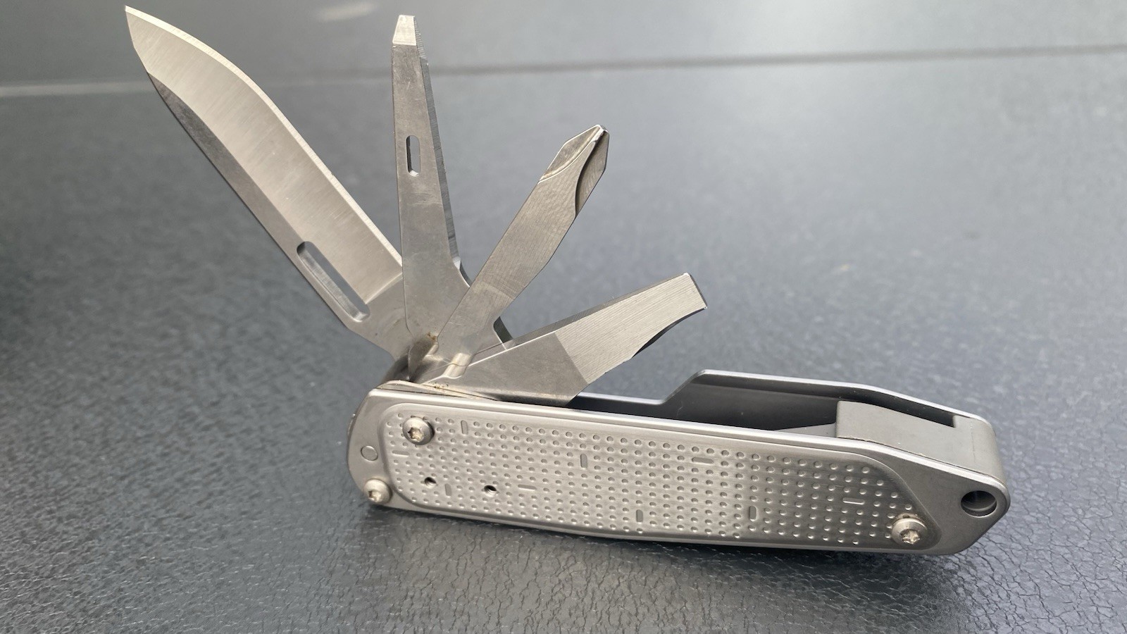 Leatherman FREE T2 Multi-Tool Stainless Steel Silver
