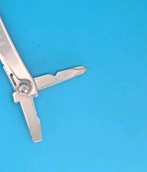 Leatherman Rev 3.8″ Multi-Tool, Stainless! USED