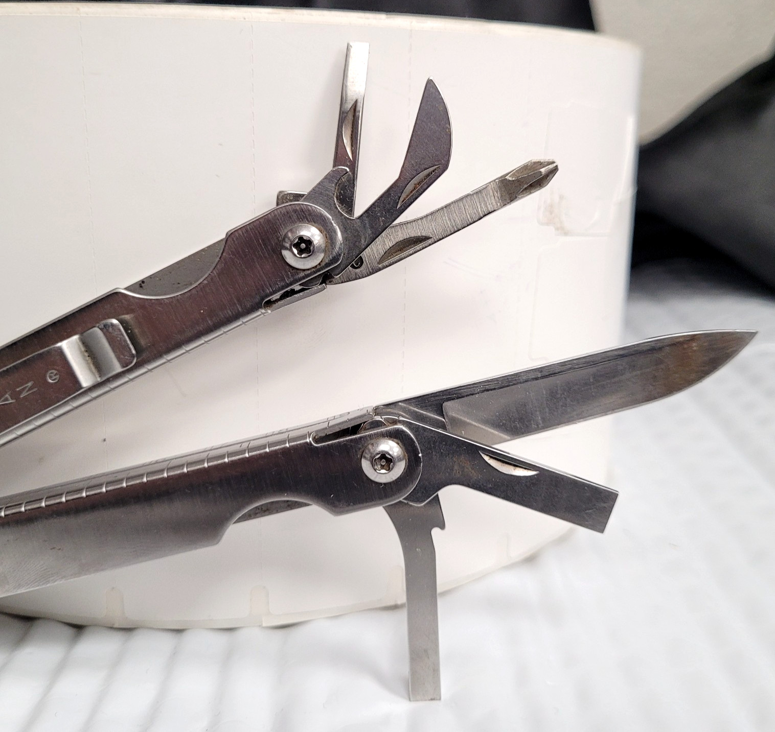 Leatherman SideClip Bass Pro Shops Multi Tool ~ Rare ~ Pre-Owned ~ NICE!! LOOK!!