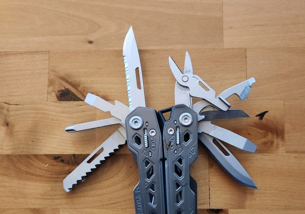 Gerber Truss Folding Multi-Tools Pliers Pocket Knife w/ Sheath – Excellent U45