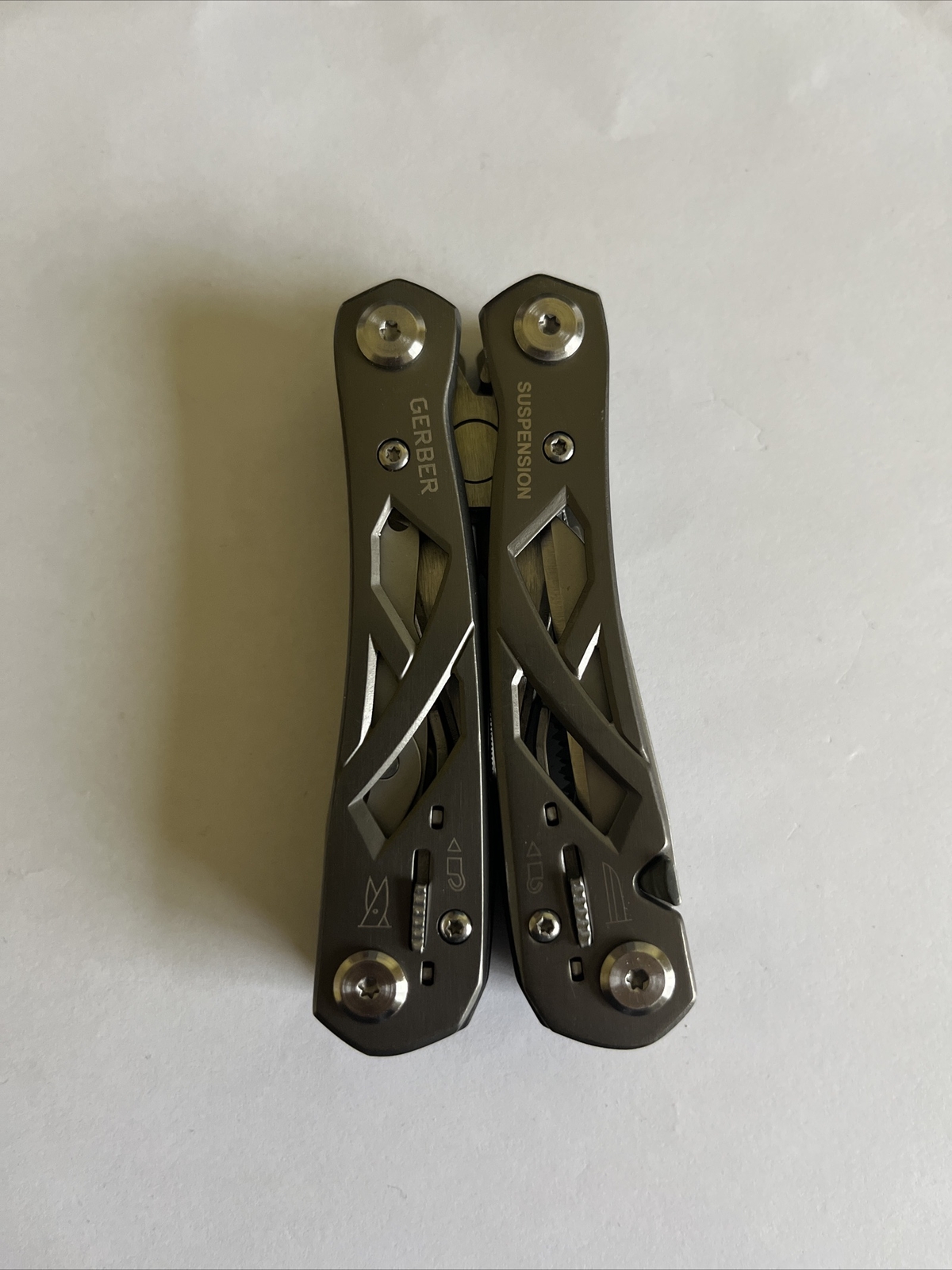 Gerber Suspension Gray Stainless Steel 12 Tool Multi-Tool NO Sheath Used B48