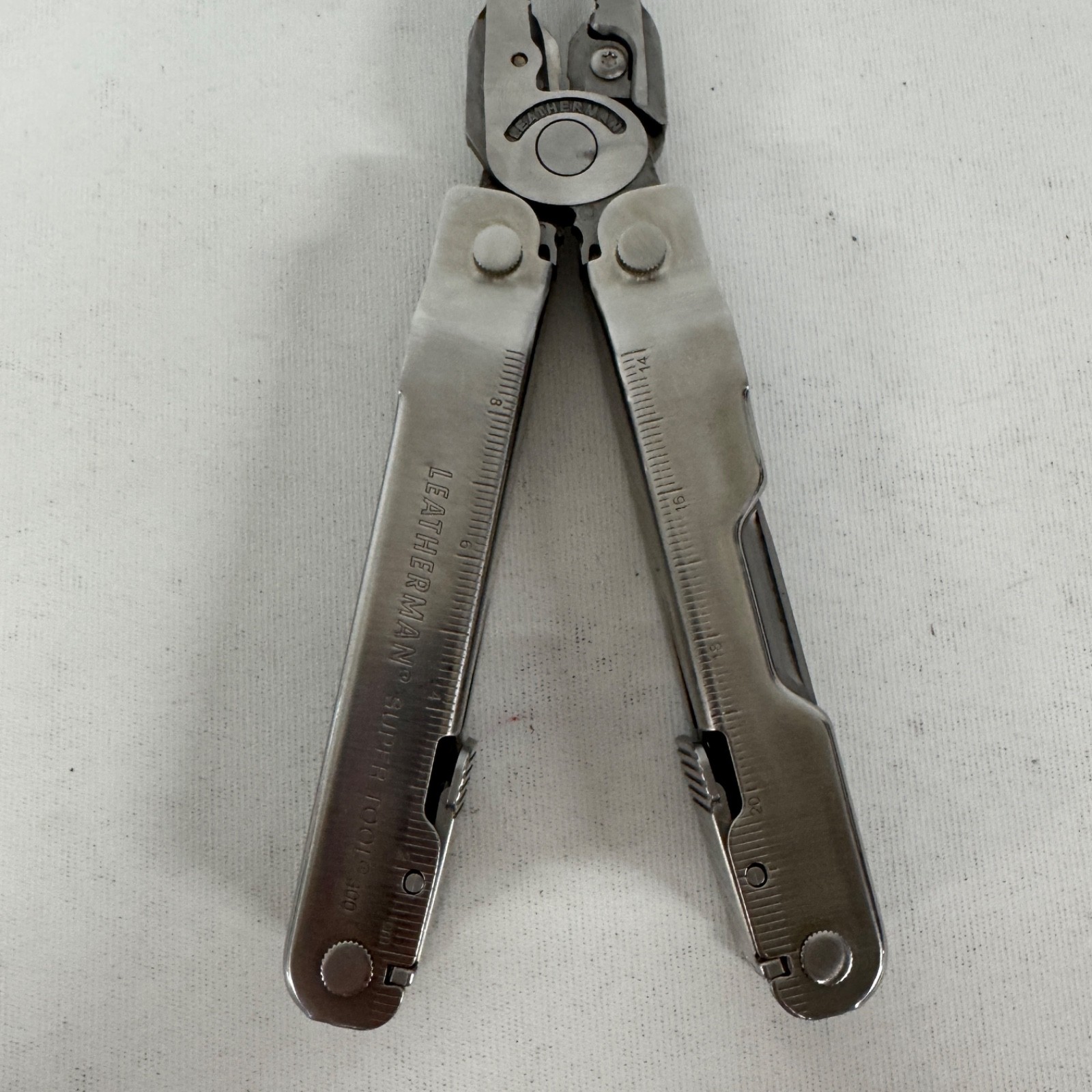 Leatherman Supertool Super Tool 300 Pliers Stainless Steel Multi Tool w/ Sheath