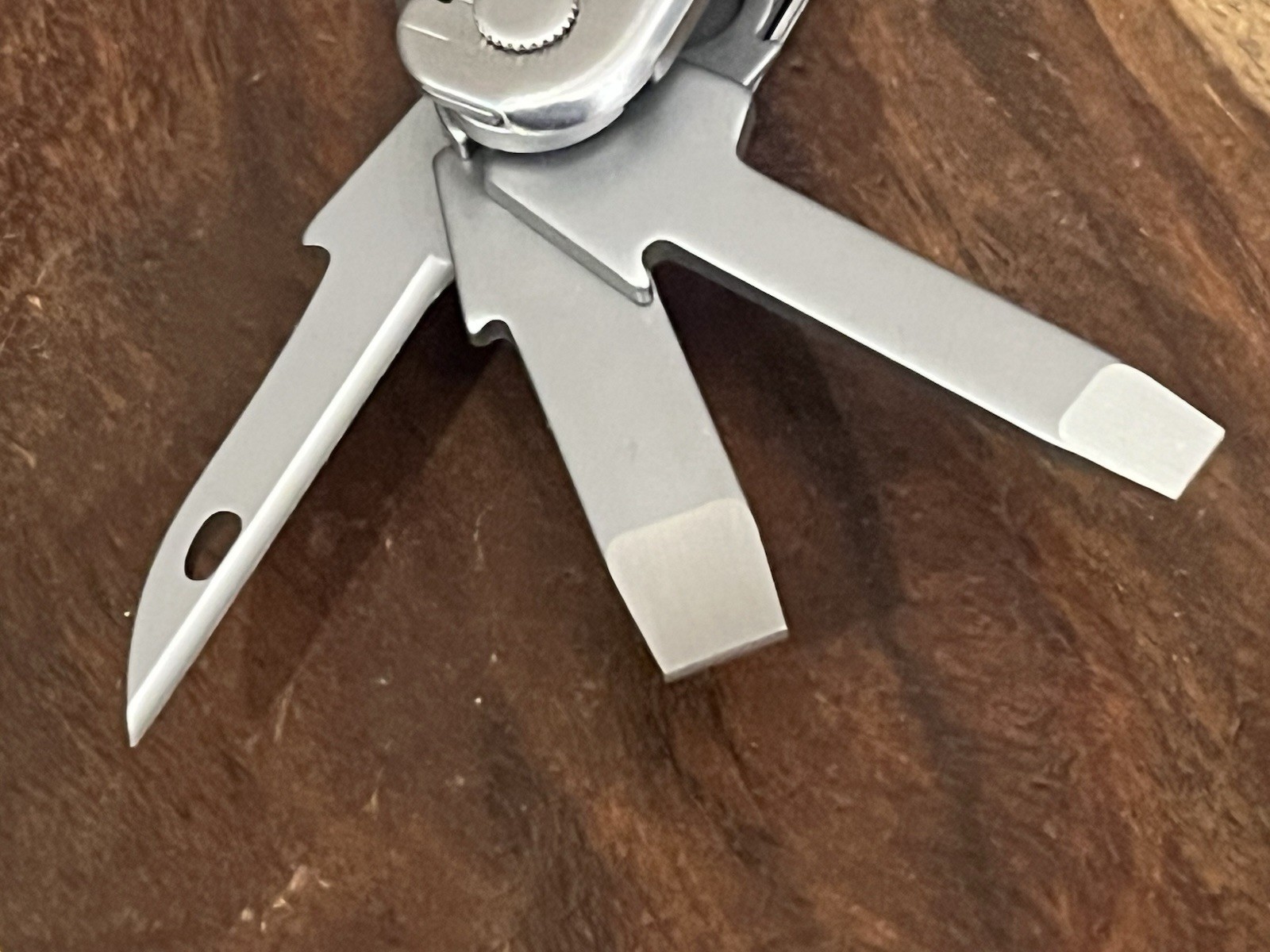Leatherman Super Tool 300 Multitool SUPER NICE!! w/Beautiful Sheath