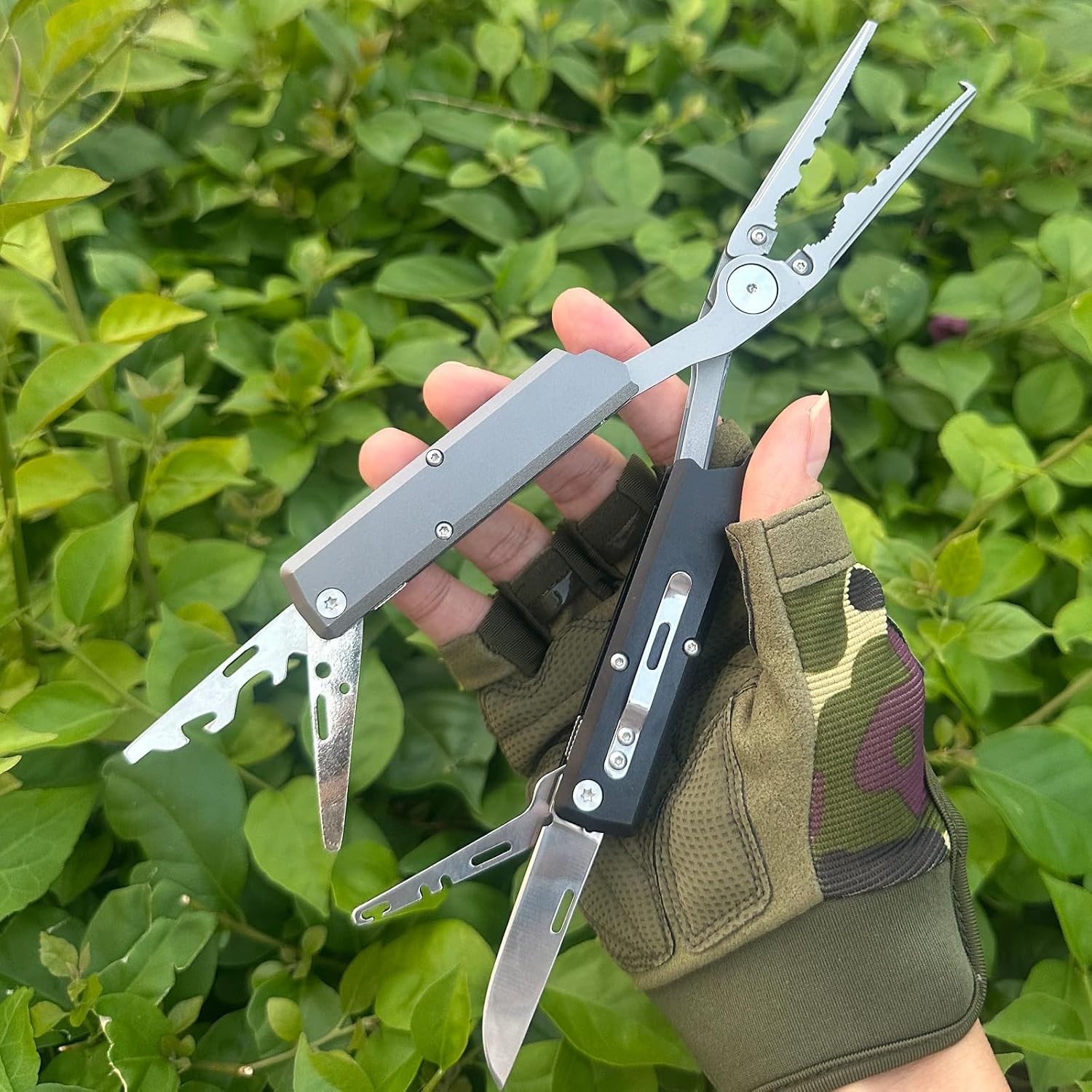 12-in-1 Fishing Multitool Pliers – Foldable & Lightweight Design