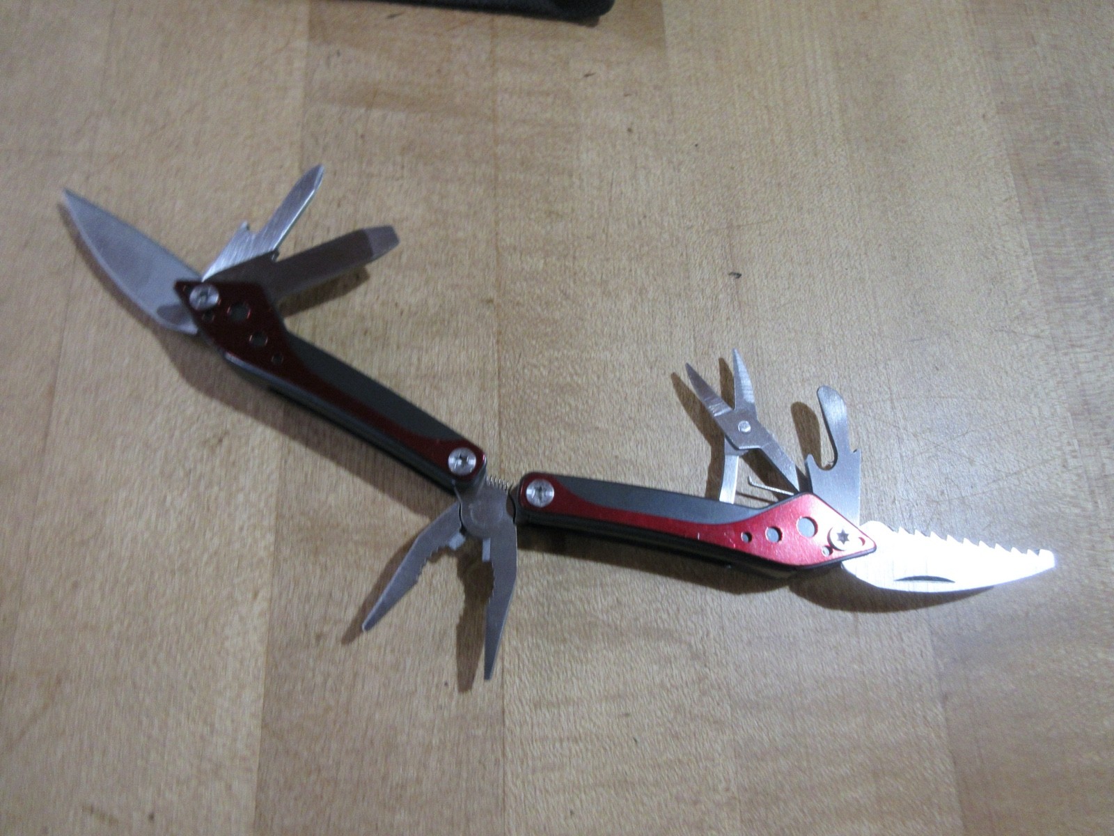Cabelas Multi tool red and gray (LKL)