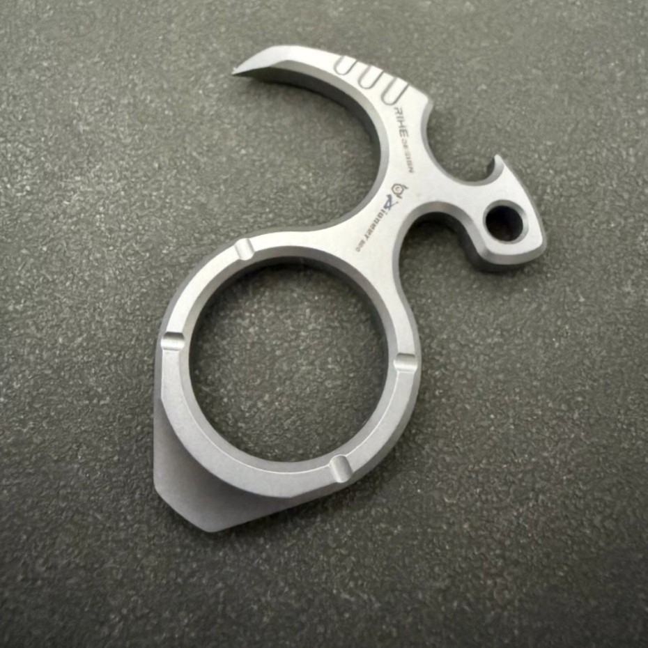 Design TC4 Titanium PRY Bar TOOL Sickle EDC Bottle Opener Crowbar Keychain