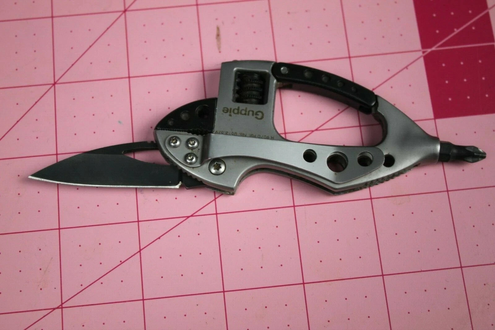 COLLECTIBLE CRKT GUPPIE MULTI TOOL W/BIT GOOD CONDITION