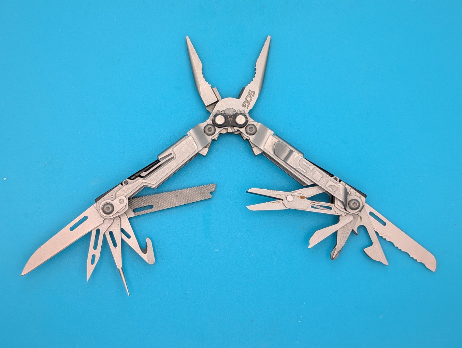 SOG PowerPint Tool Compact Lightweight Silver Multi-Tool!