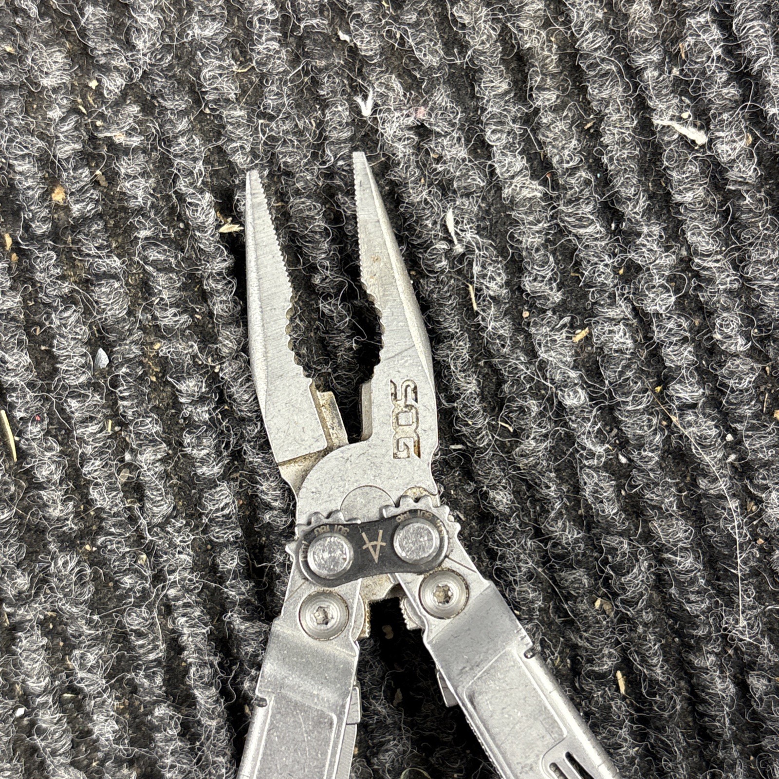 SOG POWER PINT MULTI TOOL PLIERS KNIFE SMALL (410)