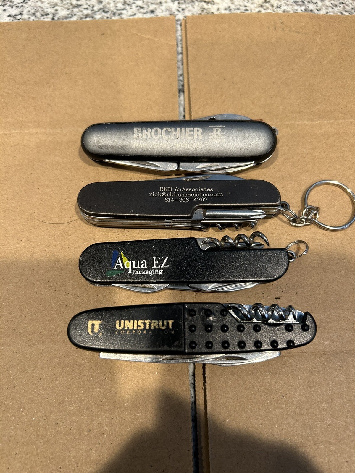 Multi tools – Lot of 4 – various engravings